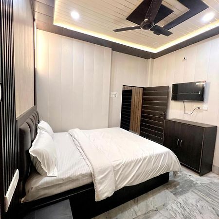 Durga P Guest House Near Harishchandra Ghat Varanasi Exterior photo