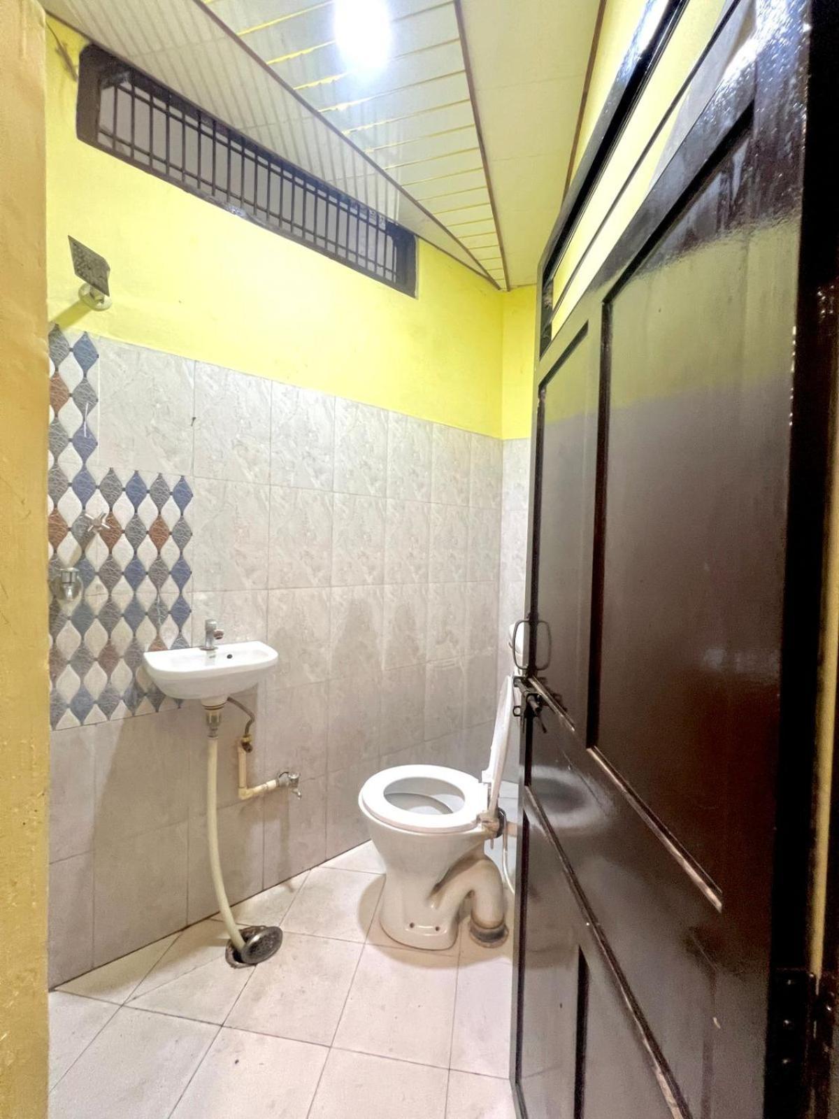Durga P Guest House Near Harishchandra Ghat Varanasi Exterior photo
